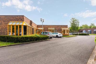 Local d'activités - 1 055 m²