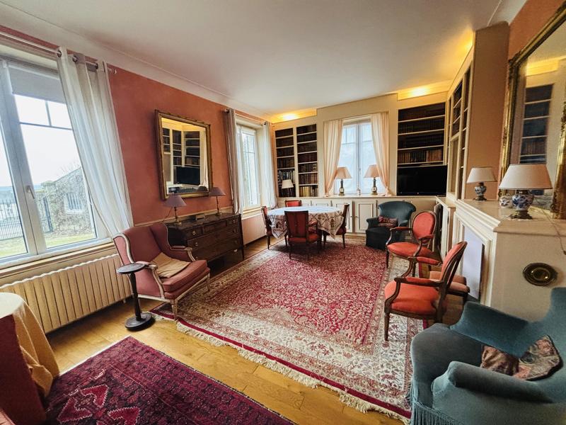 Maison - 355 m² - 13 pièces