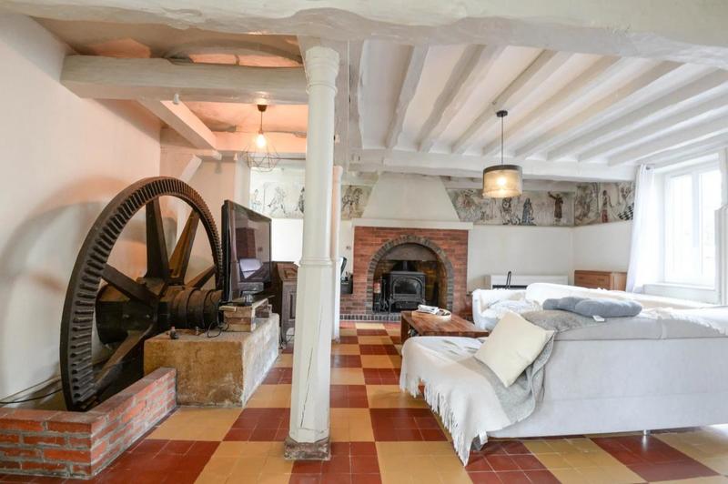 Moulin - 200 m² - 7 pièces