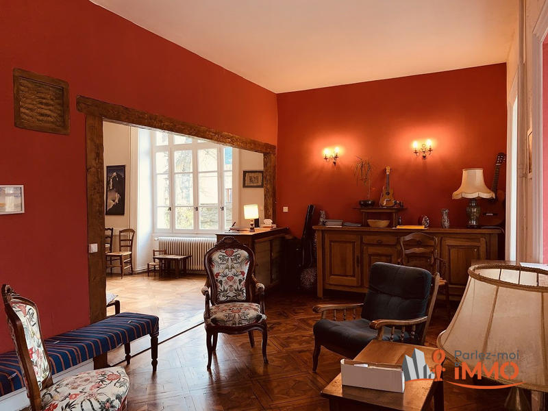 Maison - 285 m² - 10 pièces