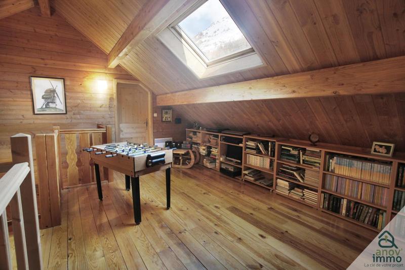 Châlet - 271 m² - 9 pièces