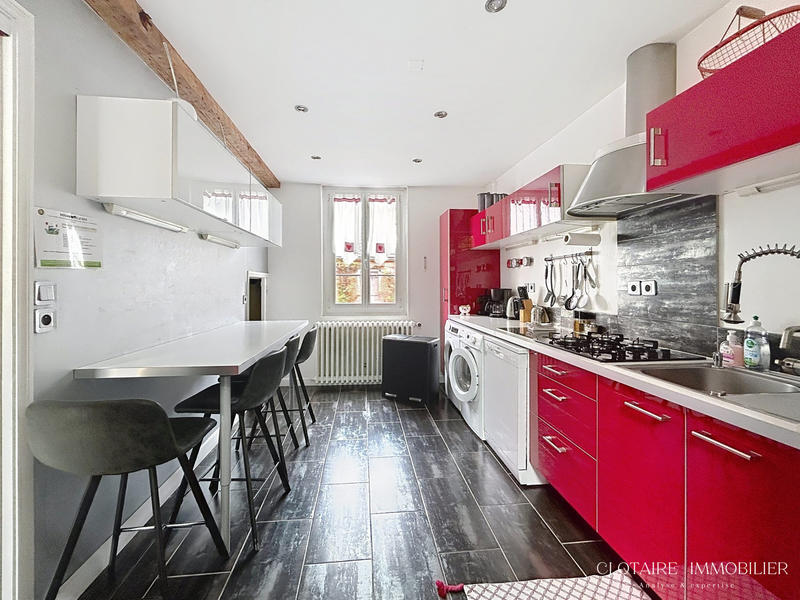 Maison - 200 m² - 10 pièces