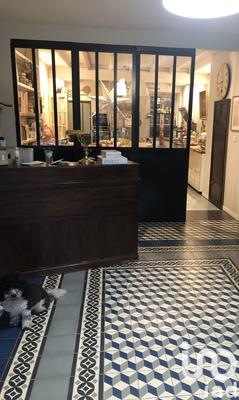 Maison - 325 m² - 9 pièces