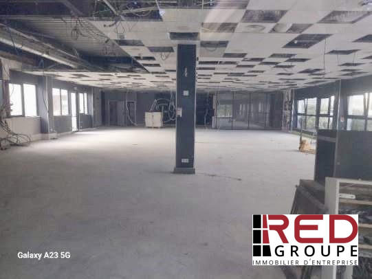 Local commercial - 380 m² - 3 pièces