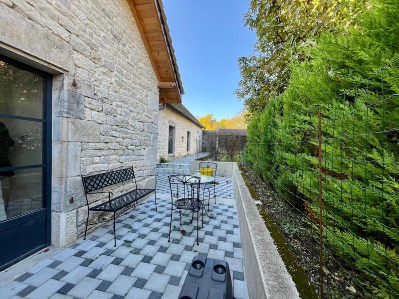 Propriété - 215 m² - 10 pièces