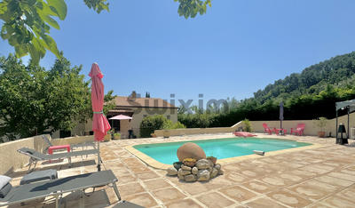 Villa - 100 m² - 5 pièces