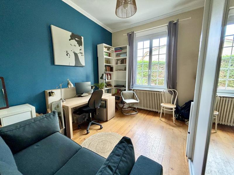 Maison - 180 m² - 8 pièces