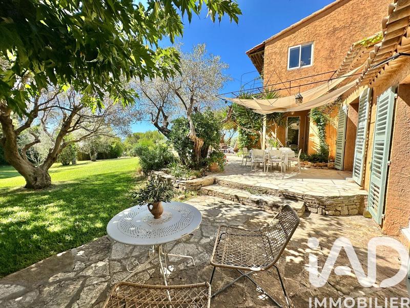 Maison - 308 m² - 10 pièces