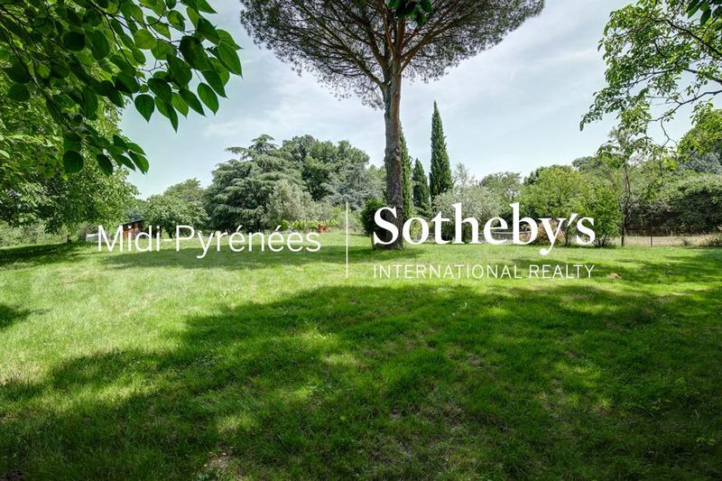 Maison de maîtres - 484 m² - 17 pièces