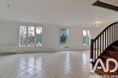 Maison - 143 m² - 7 pièces