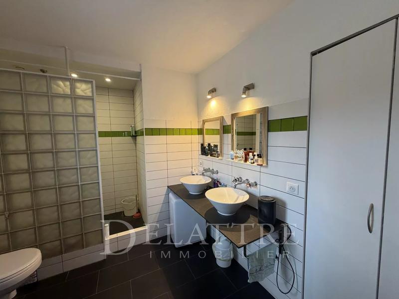 Maison - 232 m² - 8 pièces