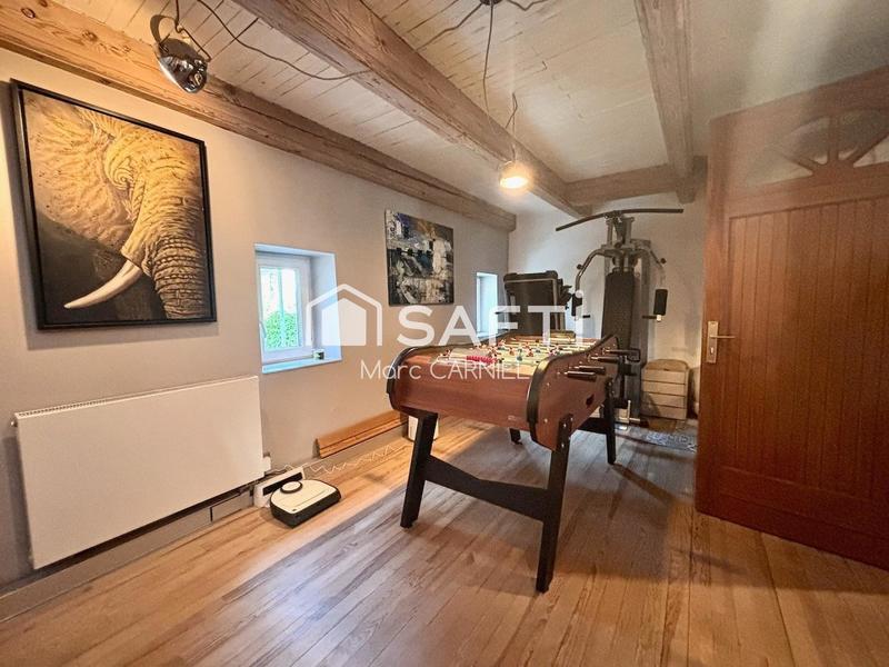 Maison - 335 m² - 11 pièces