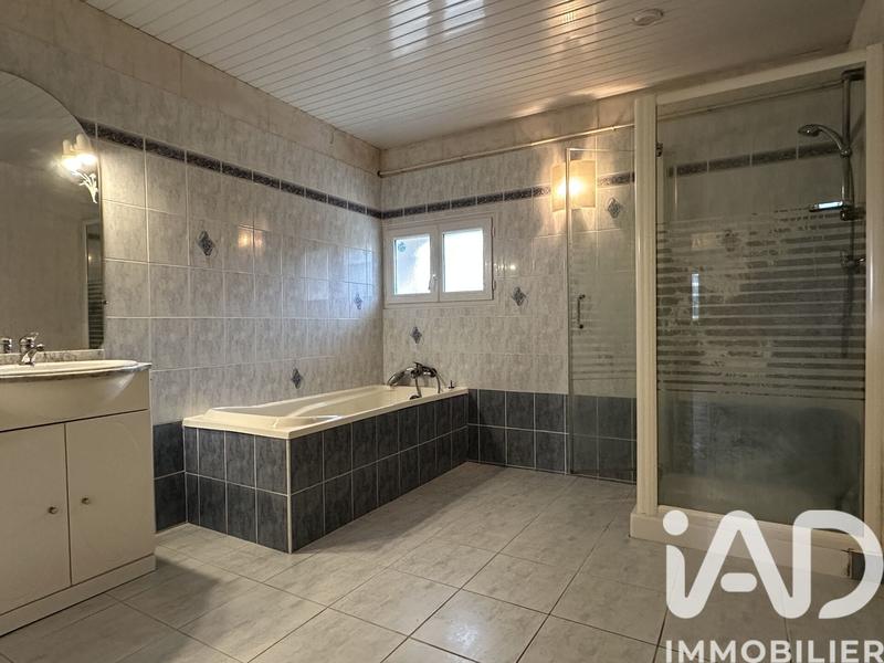 Maison - 187 m² - 7 pièces