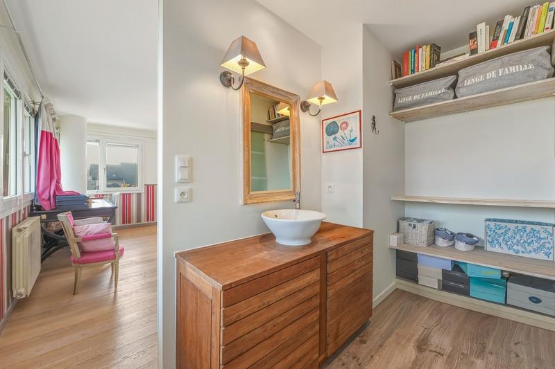 Maison - 237 m² - 8 pièces