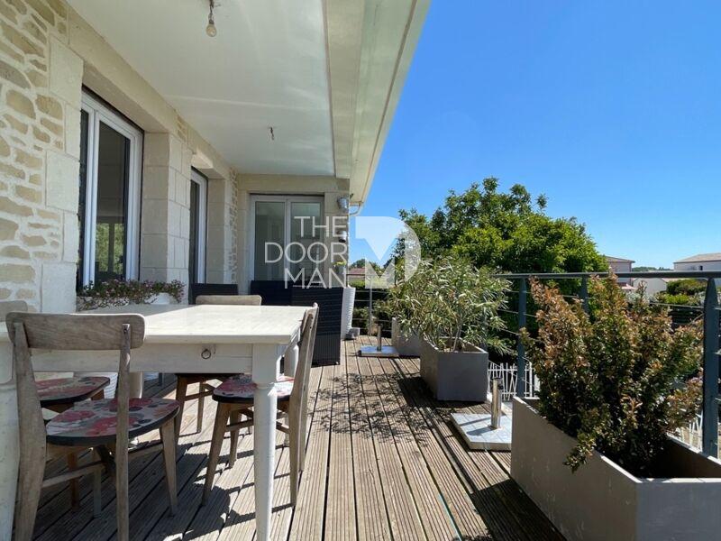 Maison - 210 m² - 10 pièces