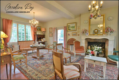 Maison - 288 m² - 8 pièces