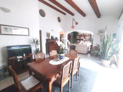 Maison - 260 m² - 8 pièces