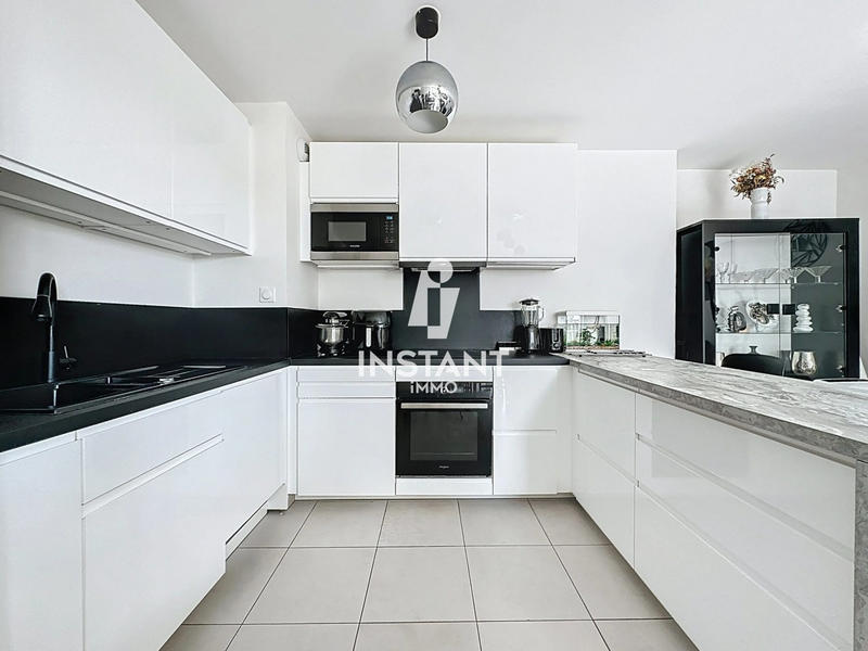 Appartement - 79 m² - 4 pièces