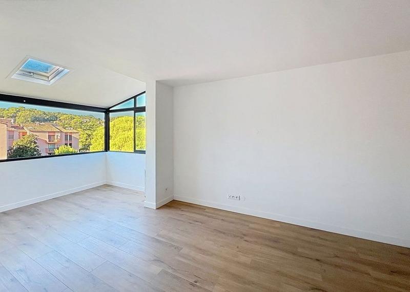 Appartement - 80 m² - 3 pièces