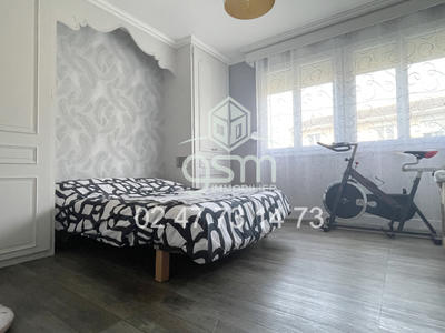 Maison - 83 m² - 5 pièces