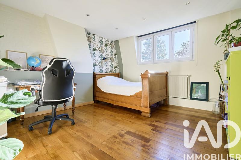 Maison - 220 m² - 8 pièces