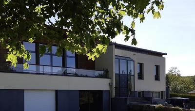 Maison contemporaine - 255 m² - 7 pièces