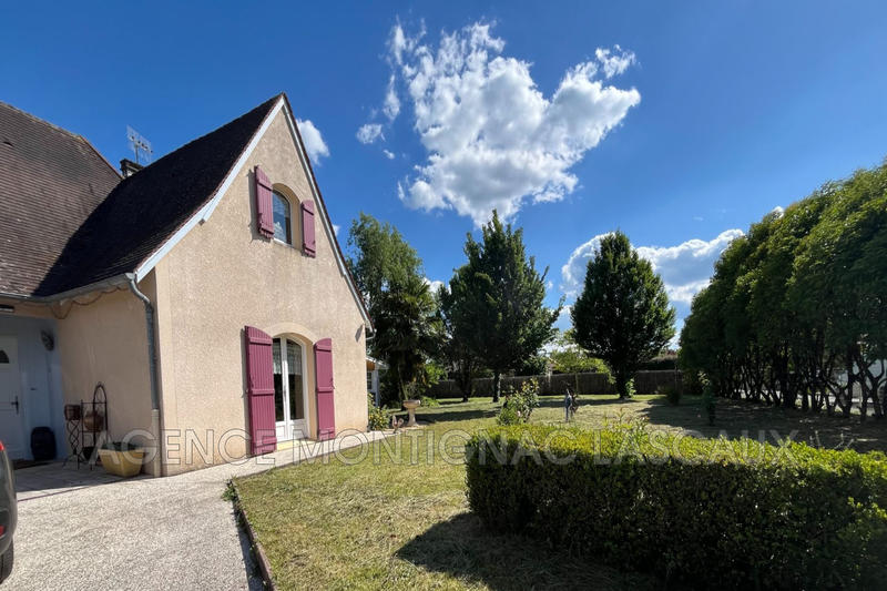 Maison - 220 m² - 6 pièces
