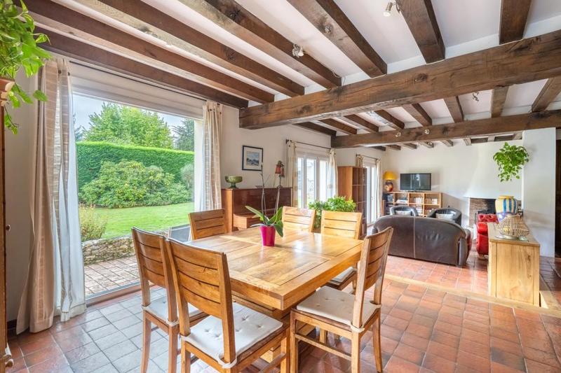 Propriété - 210 m² - 7 pièces