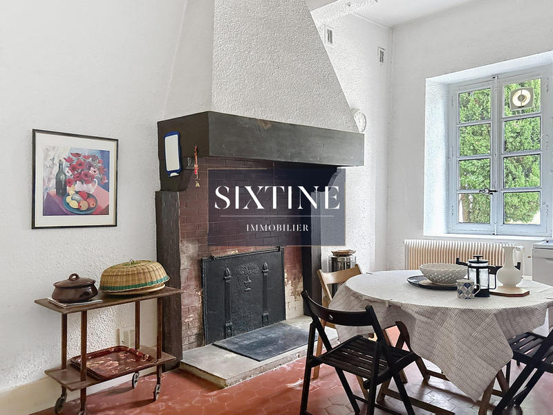 Maison - 312 m² - 9 pièces