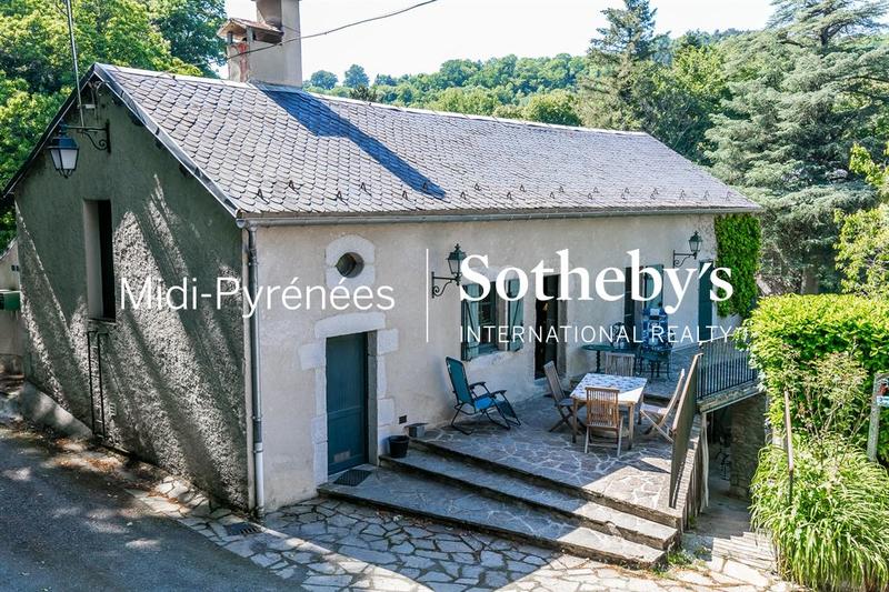 Manoir - 1 000 m² - 28 pièces