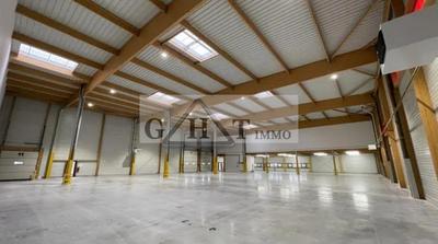 Entrepôt - 1 636 m²
