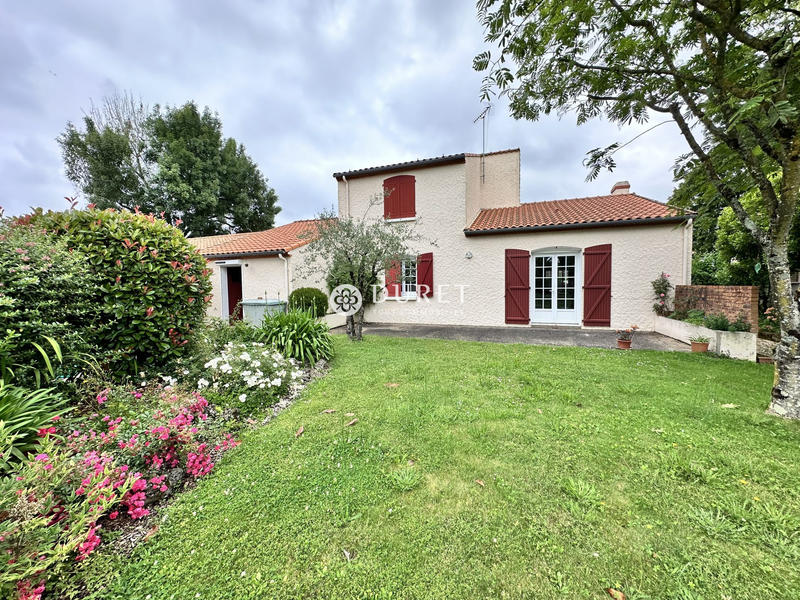 Maison traditionnelle - 130 m² - 6 pièces