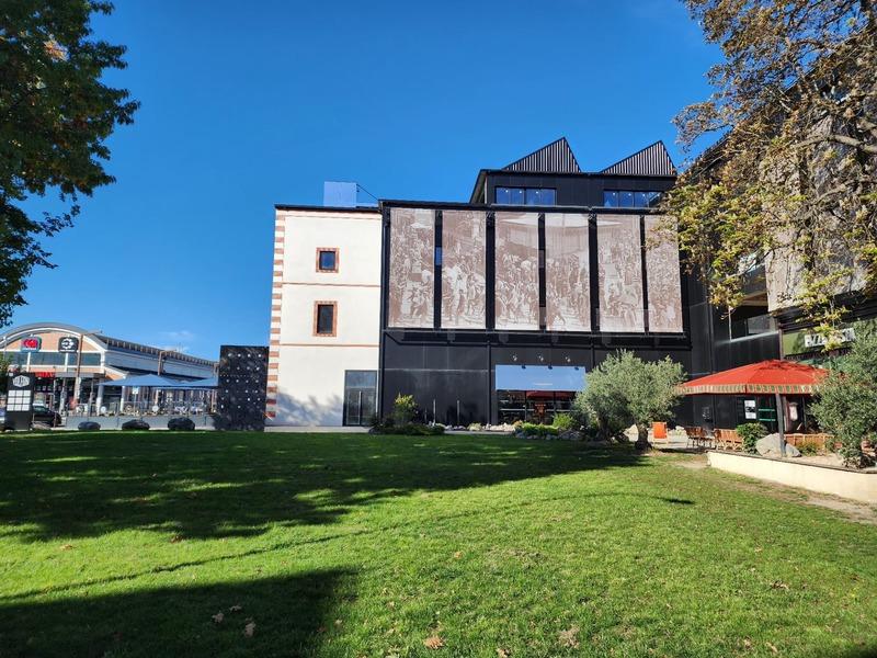 Local commercial - 490 m² - 1 pièce