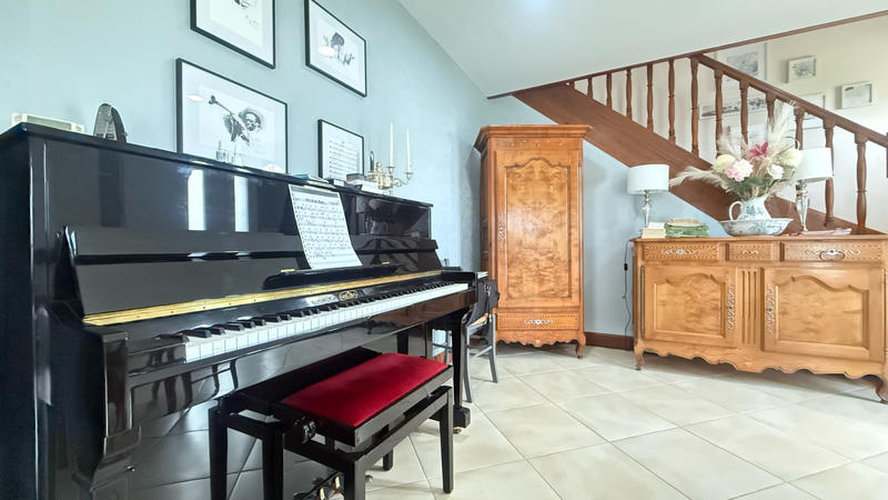 Maison - 225 m² - 6 pièces