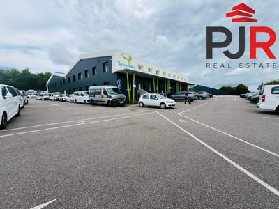 Bureau - 1 700 m²