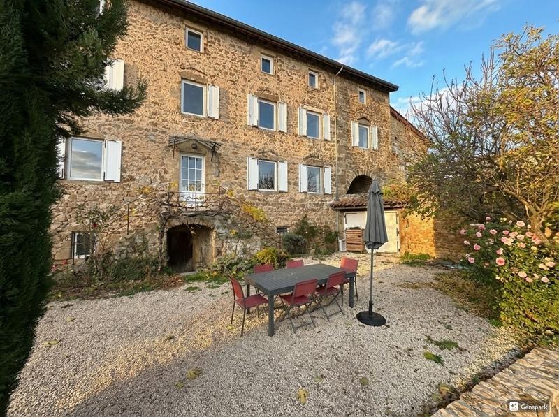 Maison - 357 m² - 11 pièces