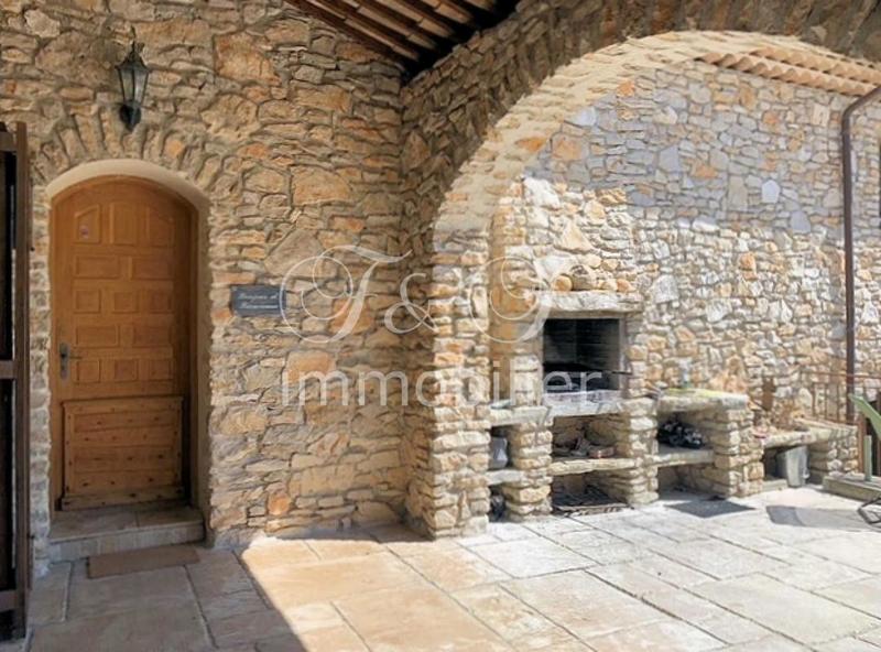 Propriété - 550 m² - 17 pièces