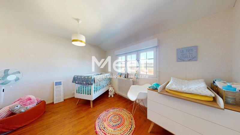 Maison - 210 m² - 8 pièces