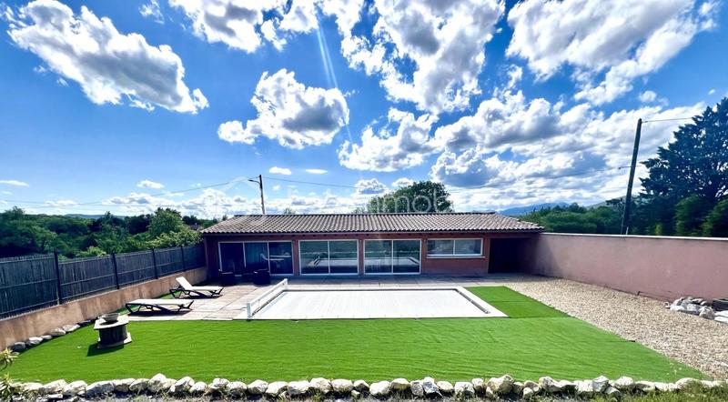 Maison traditionnelle - 185 m² - 6 pièces