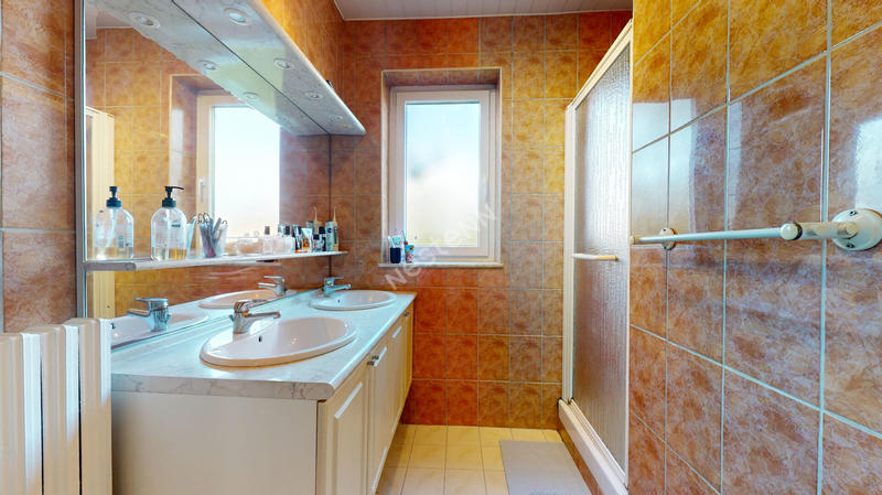 Maison - 101 m² - 6 pièces