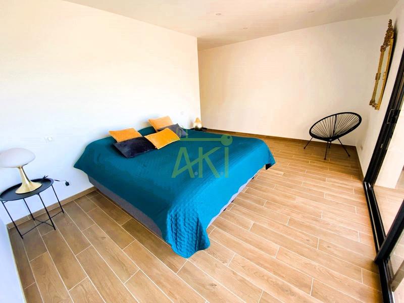 Maison contemporaine - 289 m² - 7 pièces