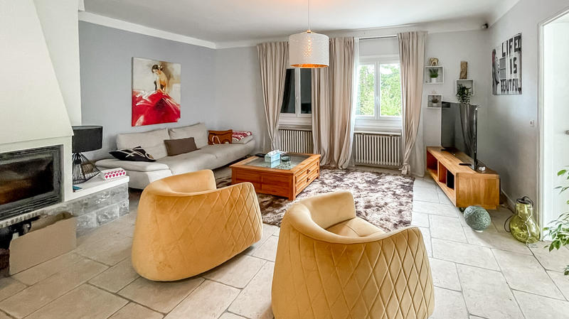 Maison - 250 m² - 7 pièces