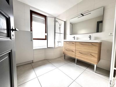 Appartement - 94 m² - 4 pièces