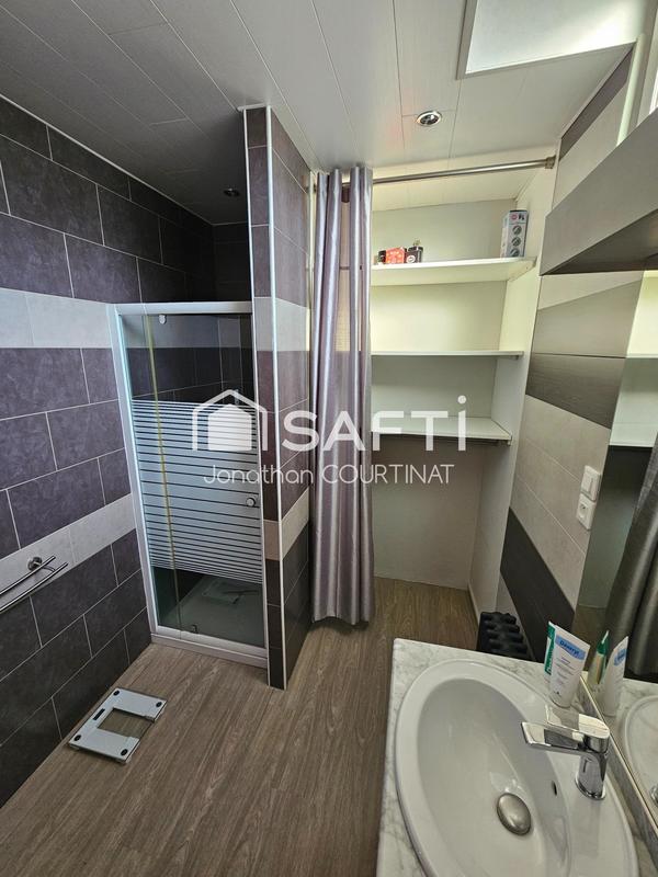 Maison - 185 m² - 8 pièces