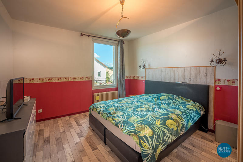 Maison - 180 m² - 8 pièces