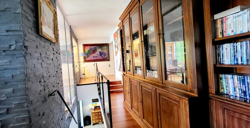 Maison - 245 m² - 10 pièces