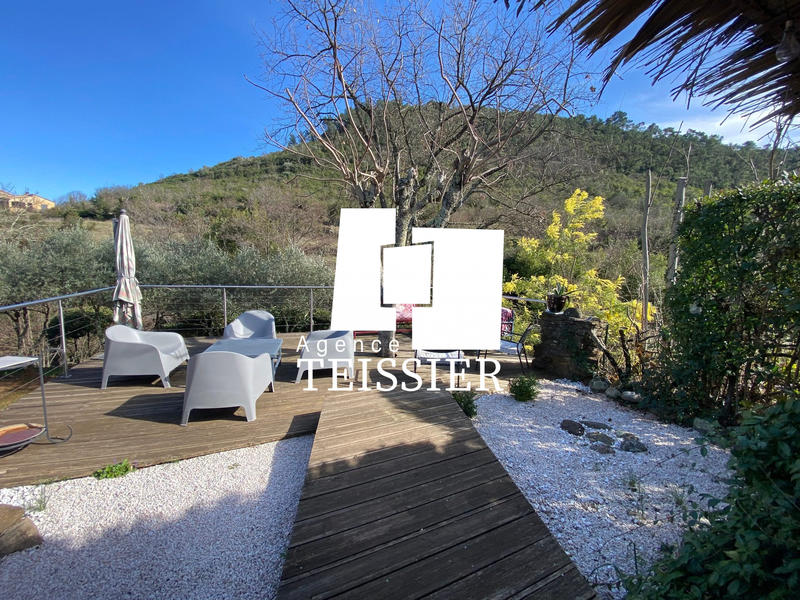 Maison - 165 m² - 8 pièces