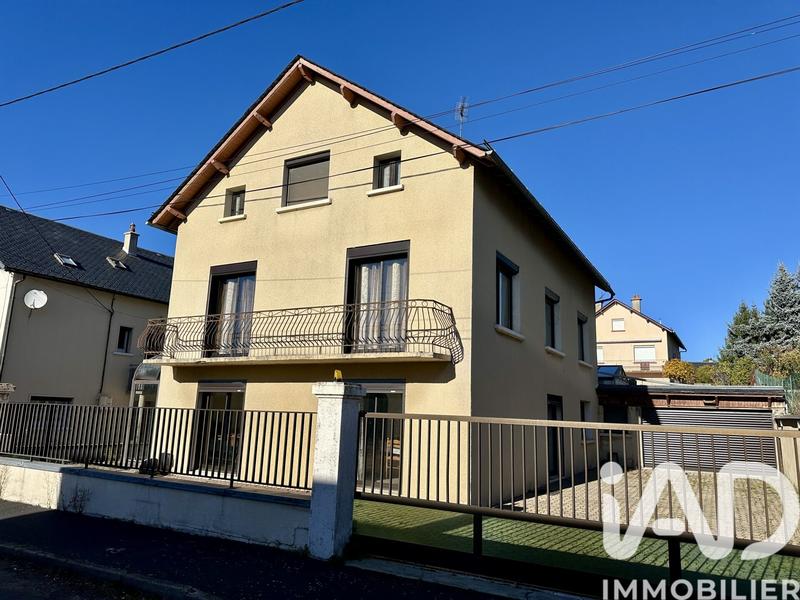 Maison - 223 m² - 11 pièces