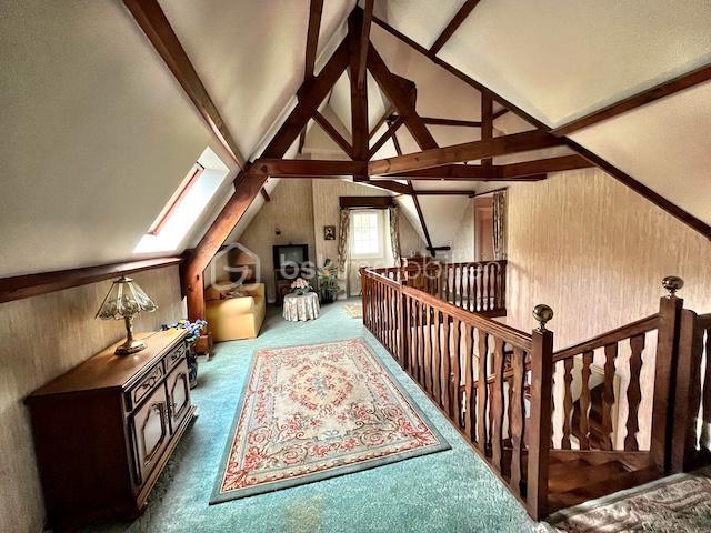 Demeure - 211 m² - 8 pièces