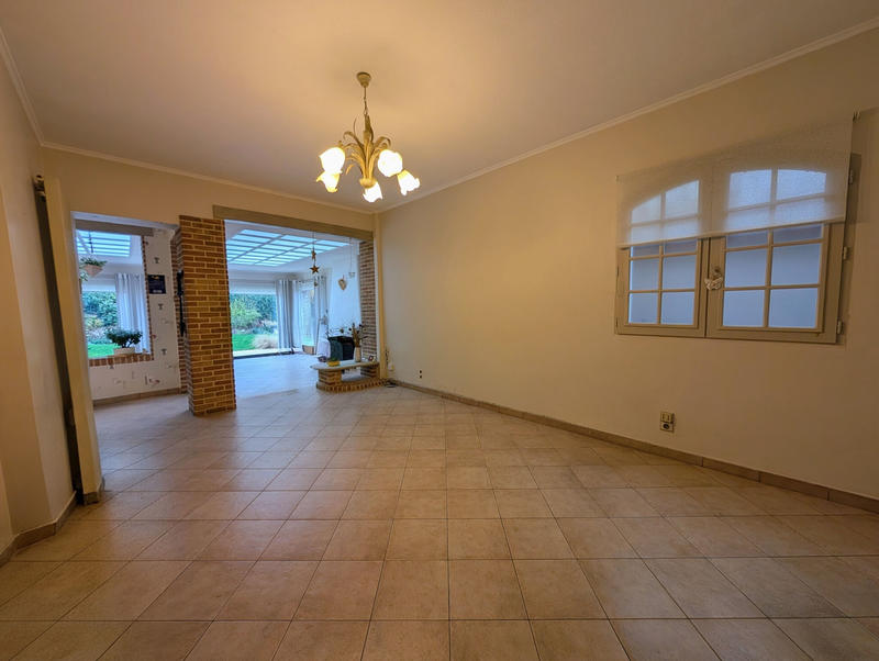 Maison - 210 m² - 8 pièces